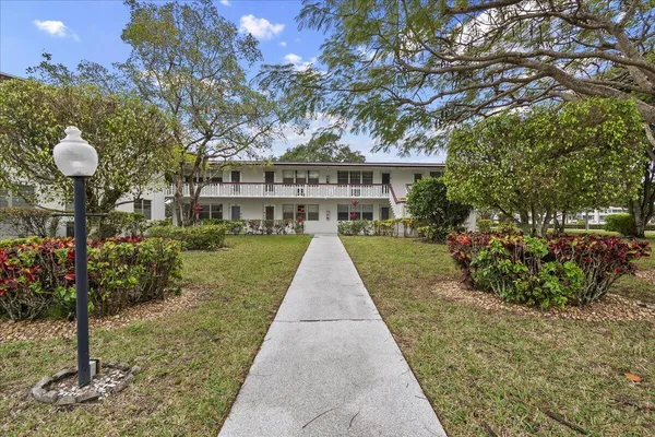 $1,500 | 142 Kent I West Palm Beach, West Palm Beach, FL 33417