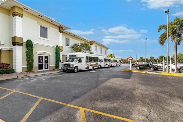 $1,500 | 142 Kent I West Palm Beach, West Palm Beach, FL 33417