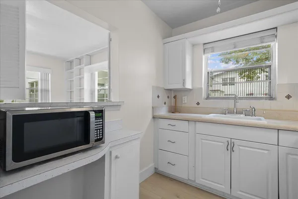 $1,500 | 142 Kent I West Palm Beach, West Palm Beach, FL 33417