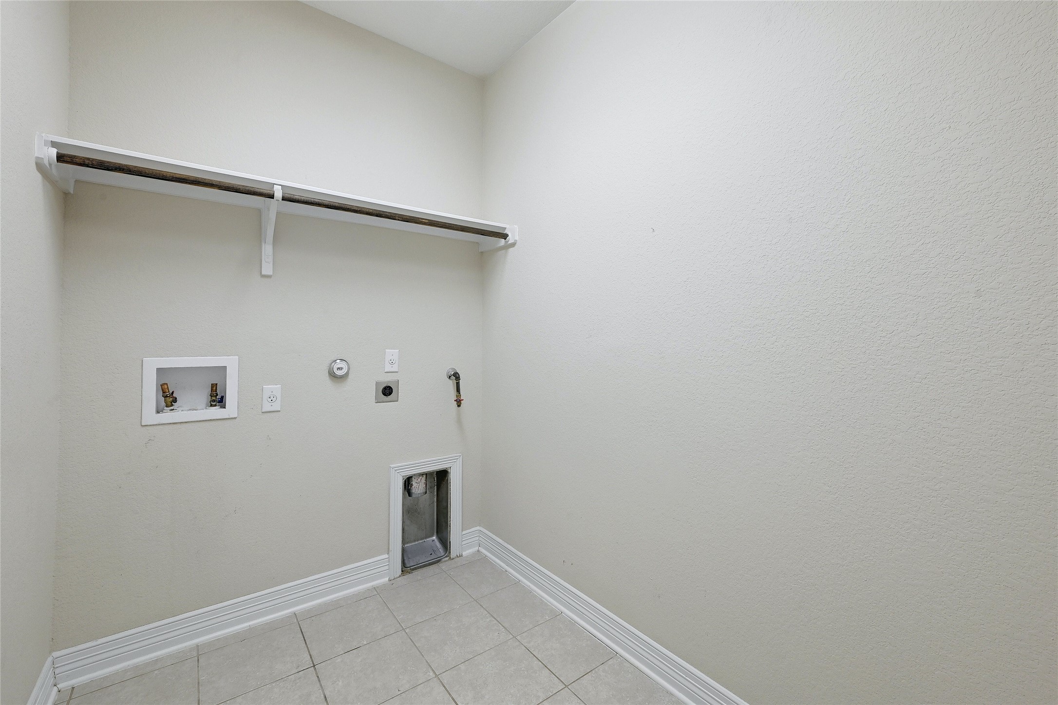 18512 Tanner Bayou Loop Austin, TX 78738 - Photo 18 of 32 a view of an empty room