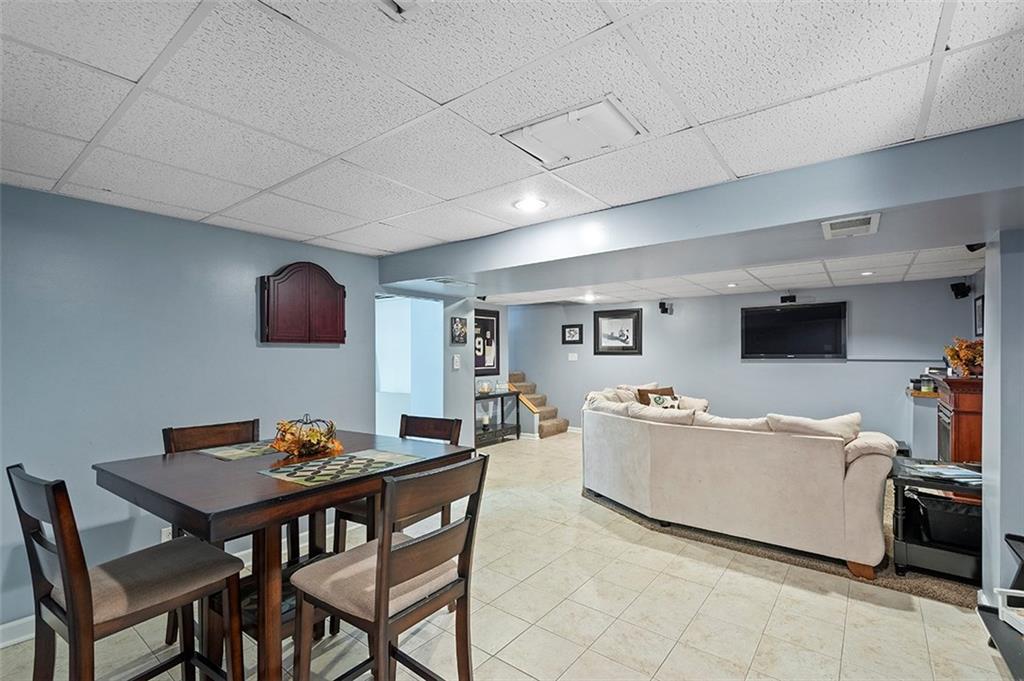 5348 Meadowcrest Road Pittsburgh, PA 15236 - Photo 19 of 24 Gallery Image 19