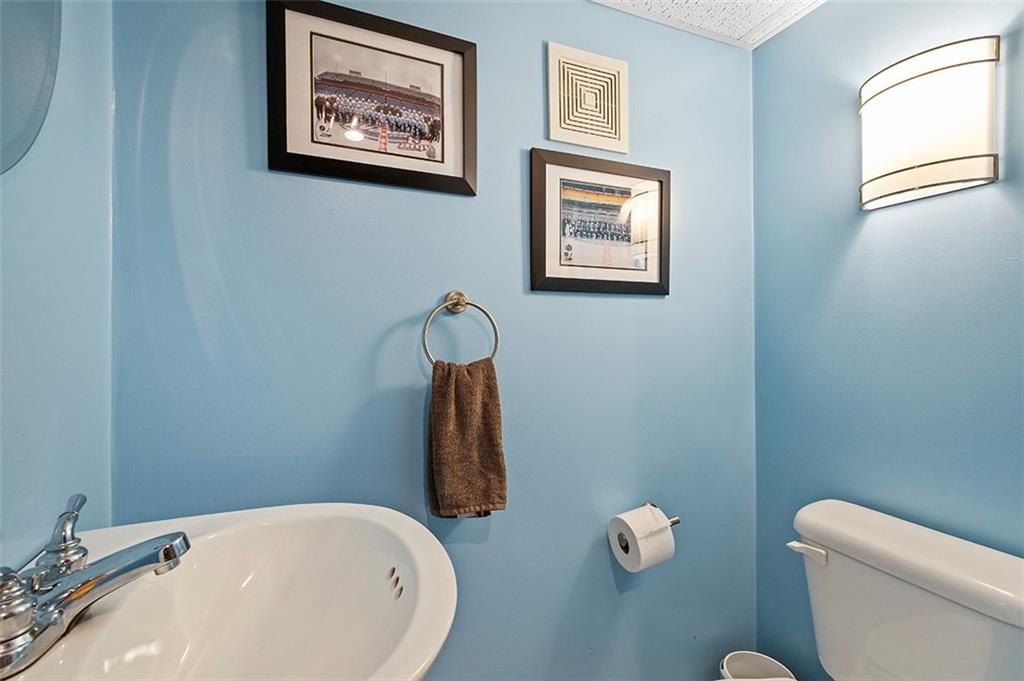 5348 Meadowcrest Road Pittsburgh, PA 15236 - Photo 20 of 24 Gallery Image 20