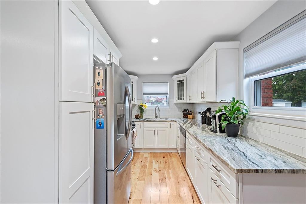 5348 Meadowcrest Road Pittsburgh, PA 15236 - Photo 10 of 24 Gallery Image 10