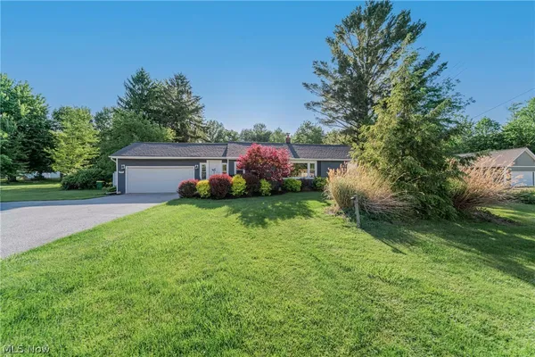 $315,000 | 543 North Lake Street, Madison, OH 44057