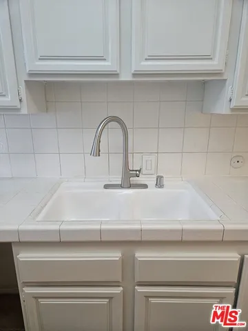 a close view of sink and tap
