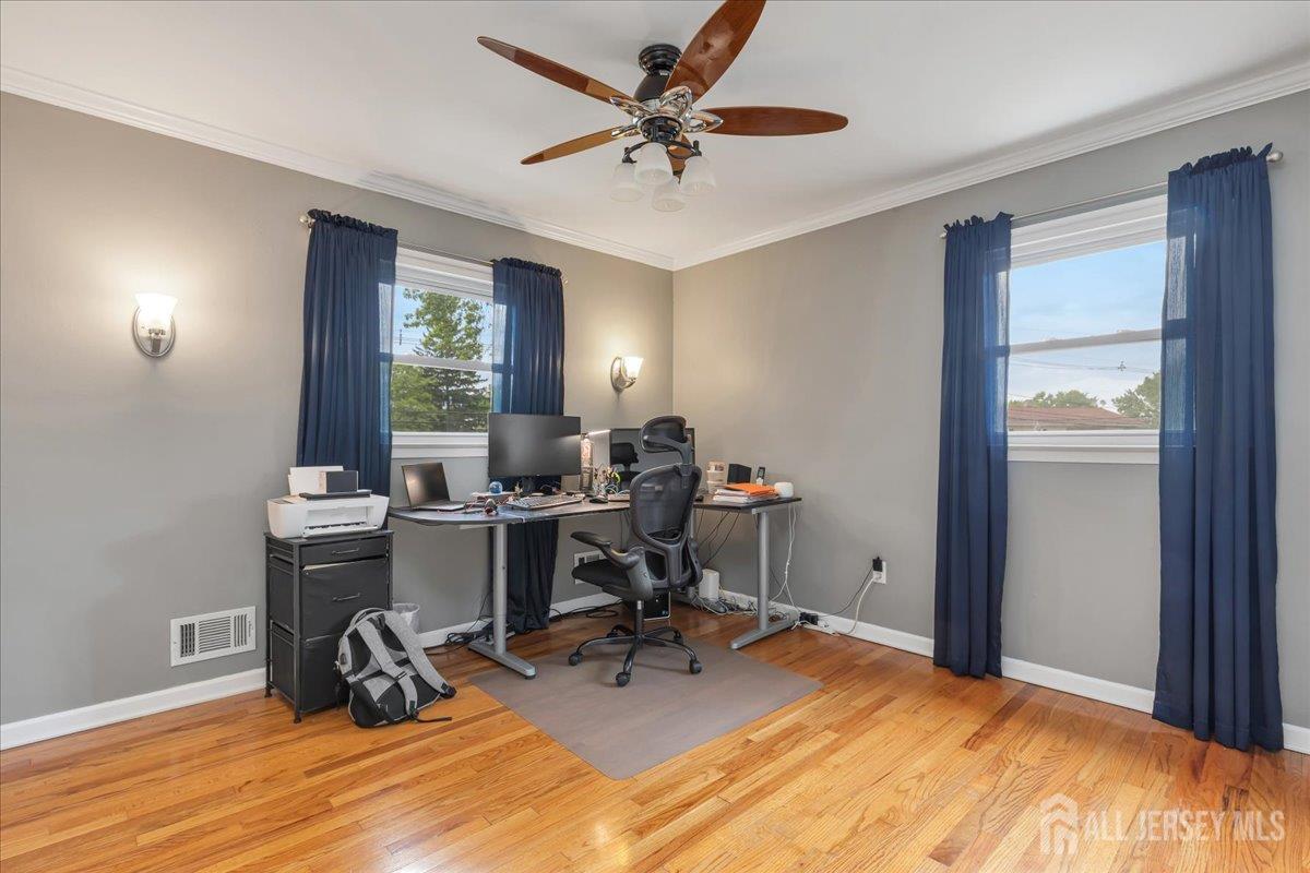 53 University Road East Brunswick, NJ 08816 - Photo 9 of 24