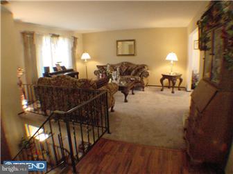 627 Jackson Road Atco, NJ 08004 - Photo 3 of 12 Living Room