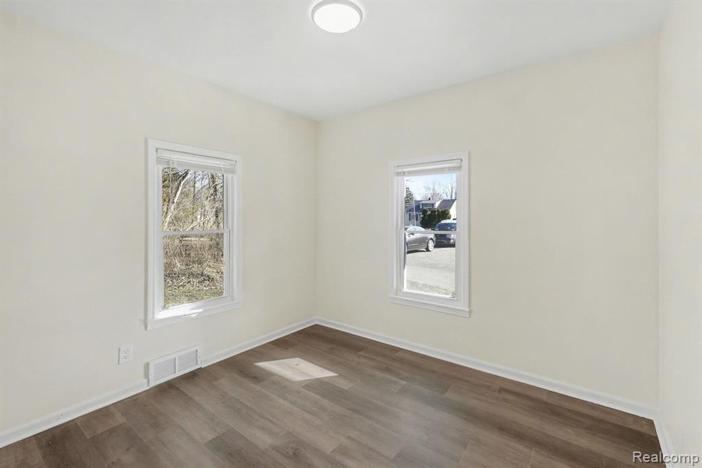 3401 Center Road Flint, MI 48506 - Photo 9 of 25