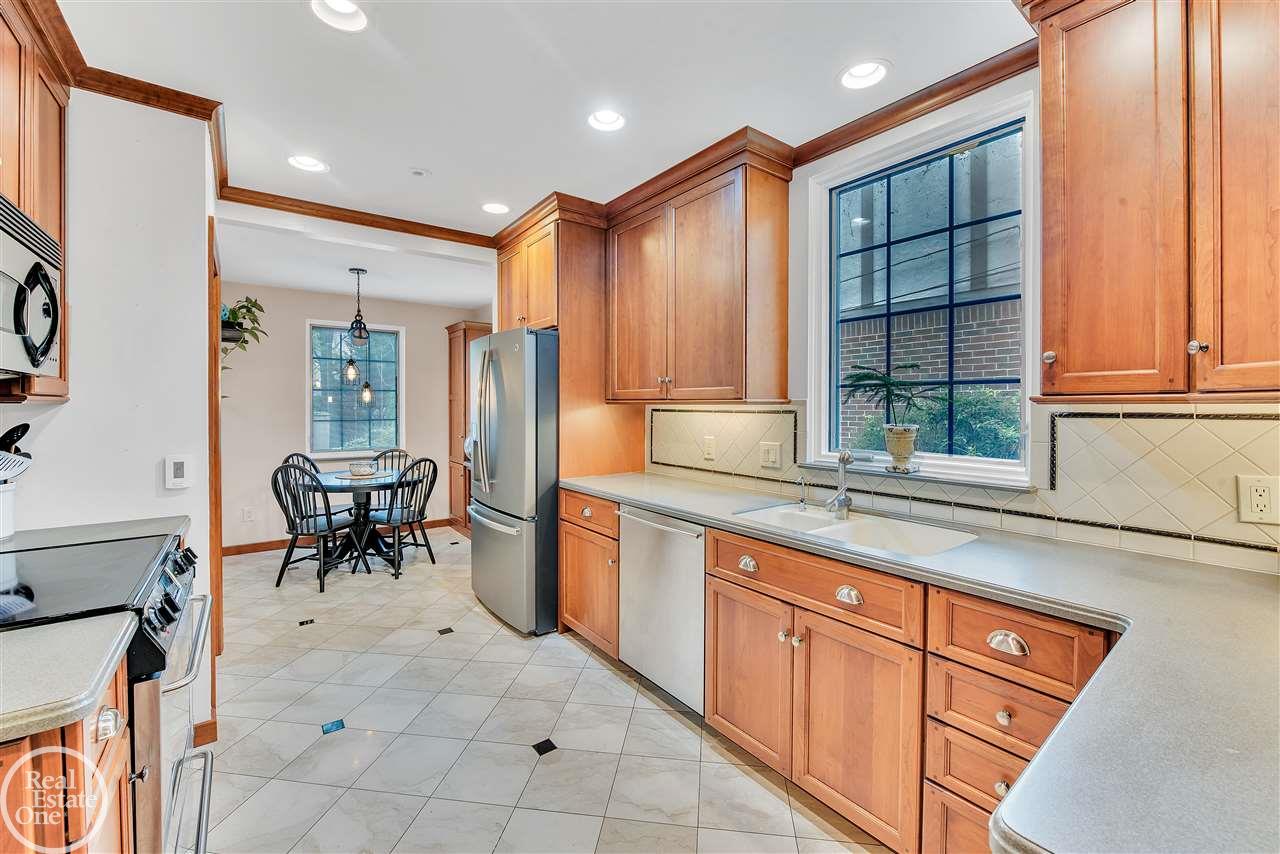 1403 Yorkshire Road Grosse Pointe, MI 48230 - Photo 8 of 38 50023248-7.JPG