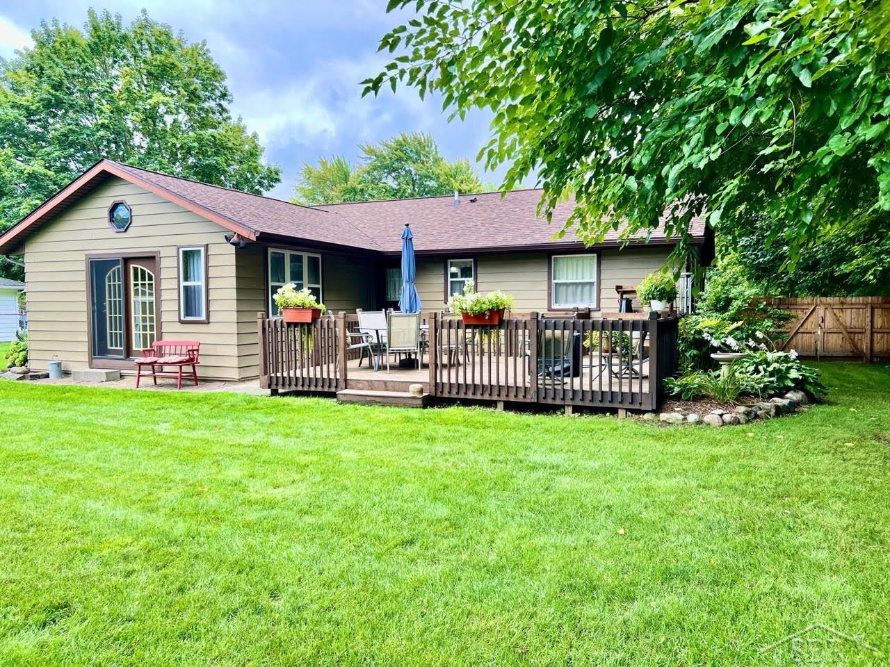 5202 Shattuck Road Saginaw, MI 48603 - Photo 52 of 66 50091412-51.JPG