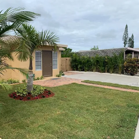 $2,850 | 22 Northwest 12th Avenue, Delray Beach, FL 33444