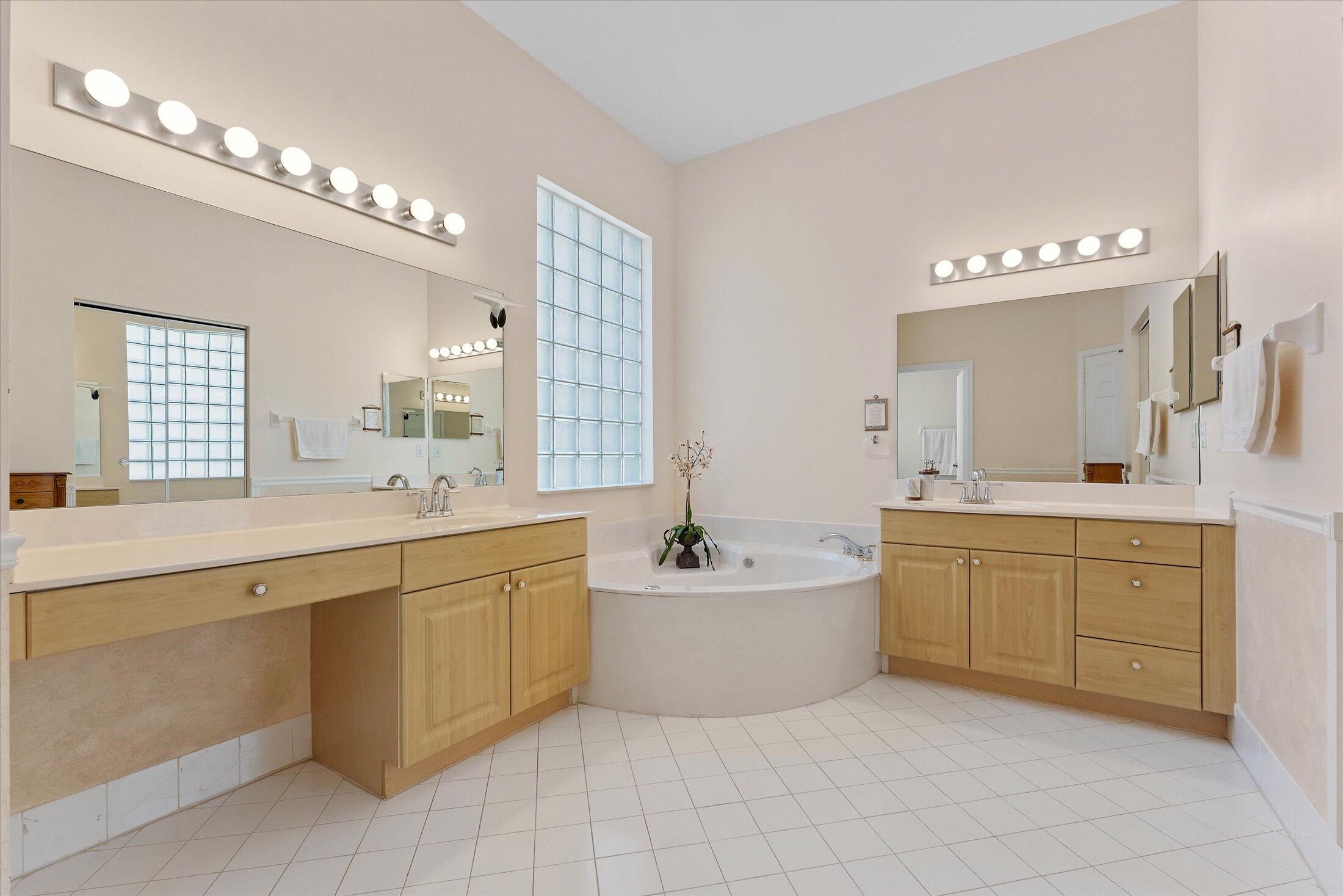 6713 Ashburn Road Lake Worth, FL 33467 - Photo 29 of 54 28-6713 Ashburn Rd, Lake Worth-30