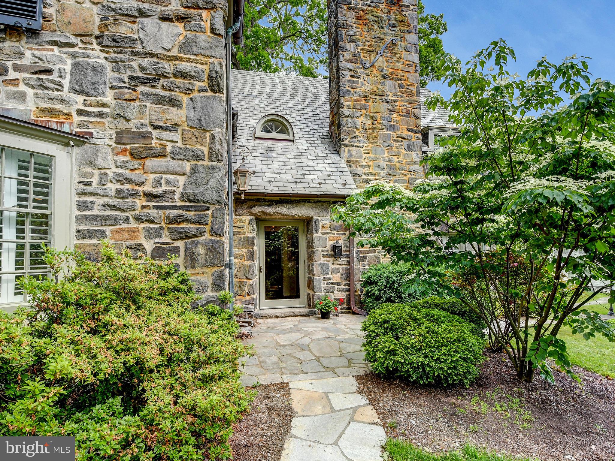 200 Tunbridge Road Baltimore, MD 21212 - Photo 3 of 49