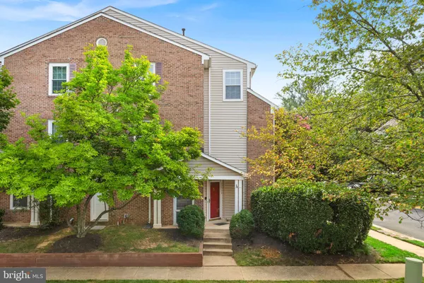 $555,000 | 11706 Rockaway Lane, Unit 113, Fairfax, VA 22030