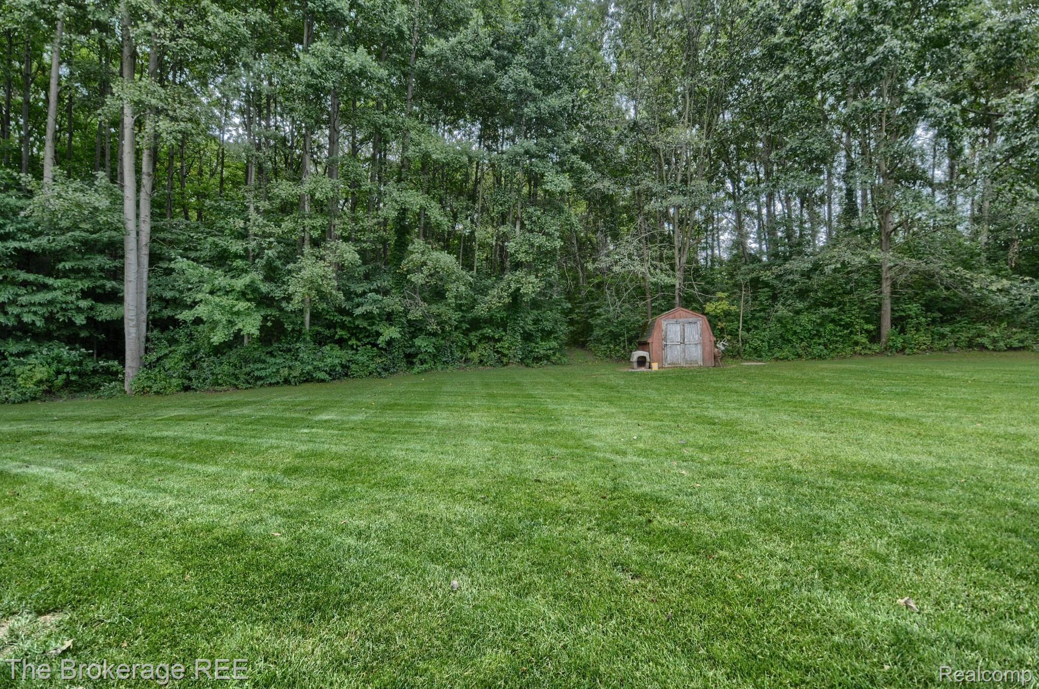 3277 Levalley Road Columbiaville, MI 48421 - Photo 8 of 44 SD3_5892-HDR(5).jpg
