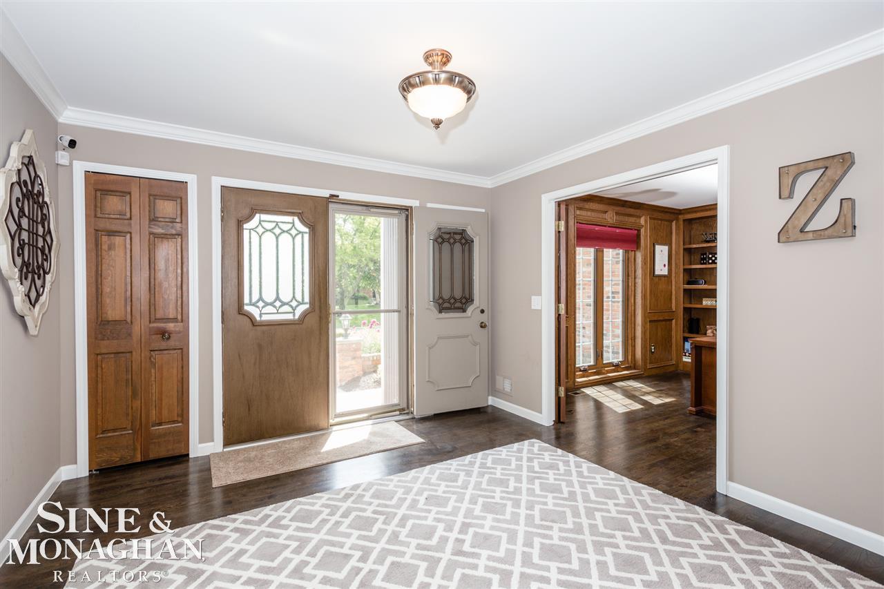 422 Lake Forest Road Rochester Hills, MI 48309 - Photo 4 of 59