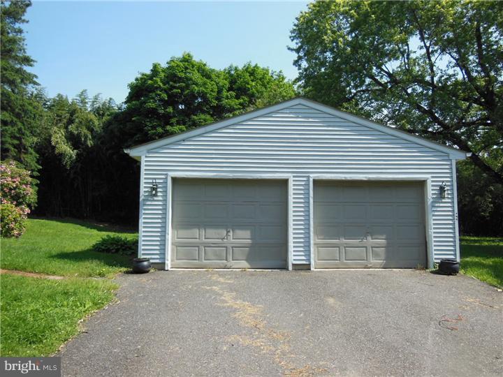 43 South Pennell Road Media, PA 19063 - Photo 13 of 15 Garage