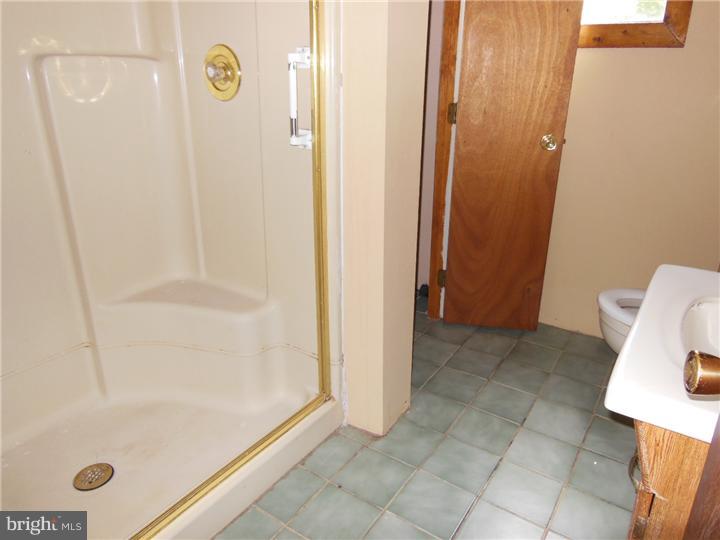 43 South Pennell Road Media, PA 19063 - Photo 7 of 15 Bathroom