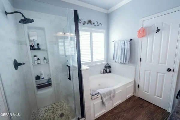 a view of walk in closet