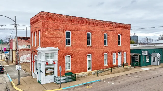 $165,000 | 233 5th Street, Lacon, IL 61540