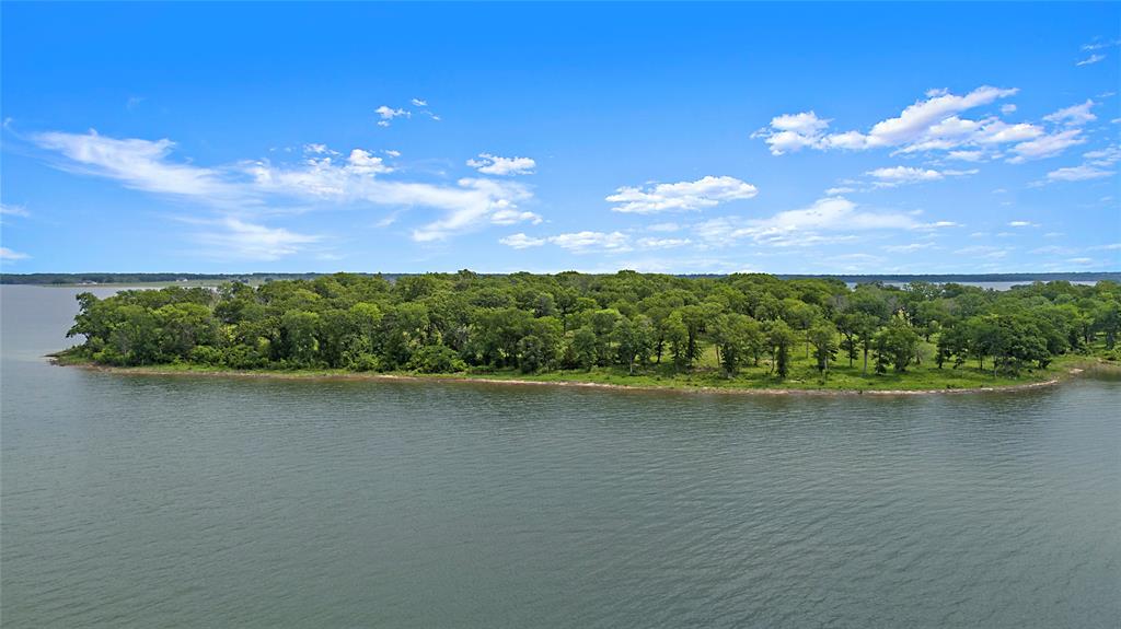 Fm Fm 1396th Windom, TX 75492 - Photo 5 of 15 a view of a lake from a yard