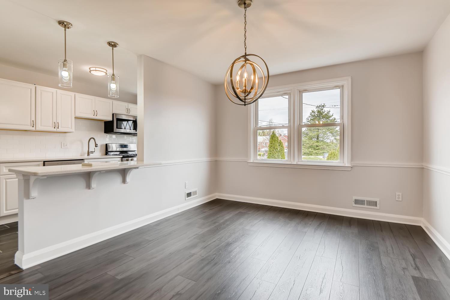 729 Stamford Road Baltimore, MD 21229 - Photo 6 of 26 Dining Room