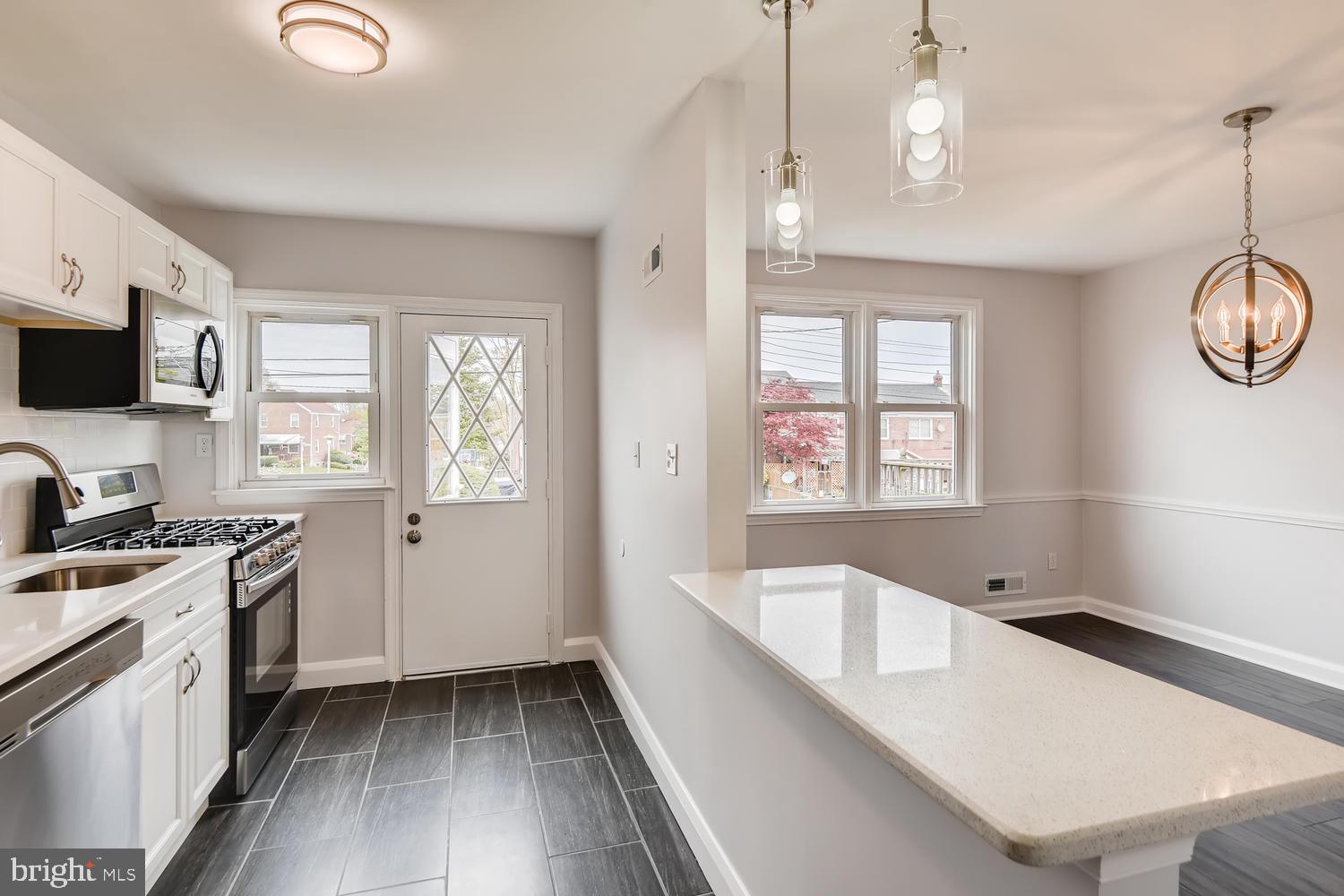 729 Stamford Road Baltimore, MD 21229 - Photo 8 of 26 Kitchen