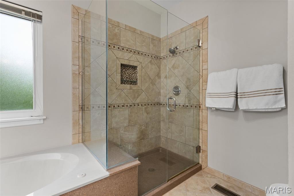 2385 Clarjon Drive Ballwin, MO 63021 - Photo 25 of 58