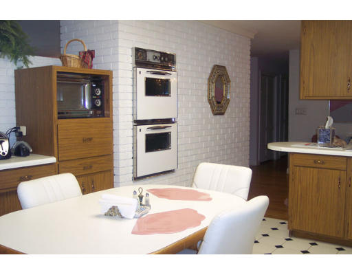 12 Marilyn Road Andover, MA 01810 - Photo 5 of 11 Gallery Image 5