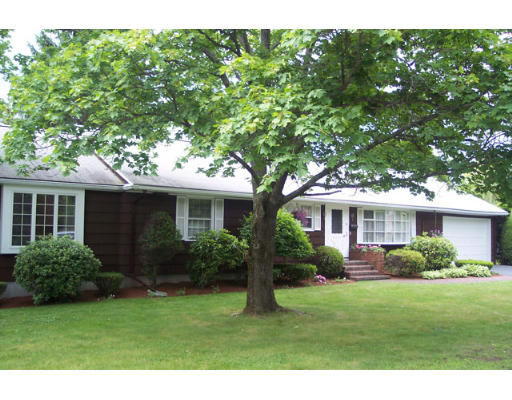 12 Marilyn Road Andover, MA 01810 - Photo 10 of 11 Gallery Image 10