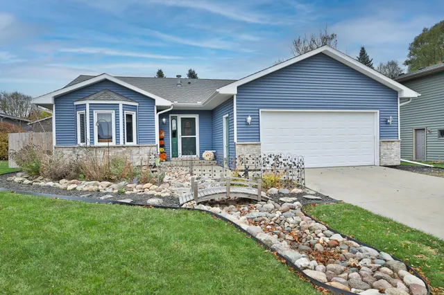 $339,900 | 906 7th Street Northwest, Kasson, MN 55944