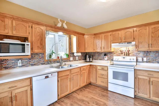 $339,900 | 906 7th Street Northwest, Kasson, MN 55944