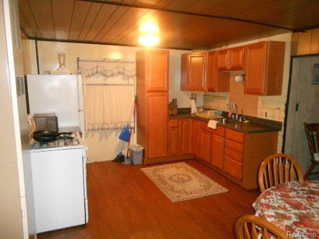 7380 Woodland Road Lexington, MI 48450 - Photo 2 of 8 Kitchen