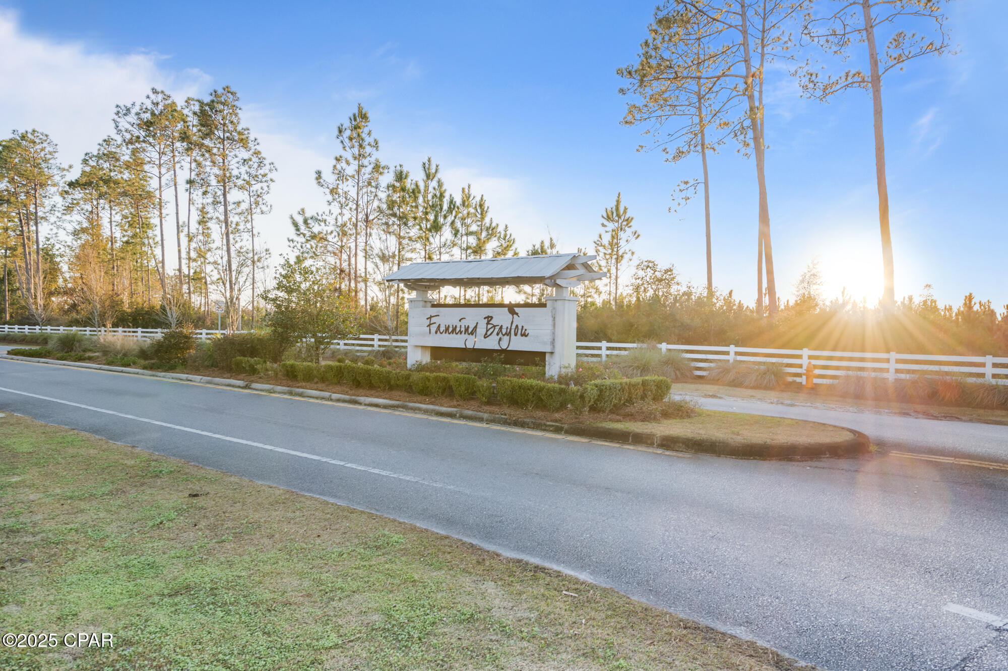 154 Merrion Road Southport, FL 32409 - Photo 4 of 37