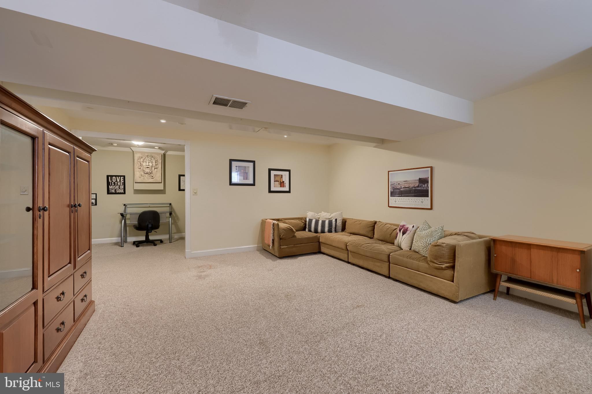 15 Sunrise Drive Lititz, PA 17543 - Photo 28 of 35 a living room with furniture