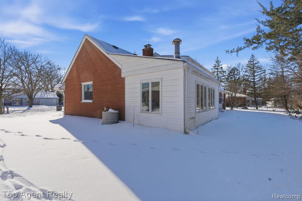 32306 Baintree Road Farmington Hills, MI 48334 - Photo 37 of 42