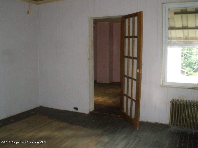 560 Back Street Scranton, PA 18504 - Photo 13 of 27 Gallery Image 13