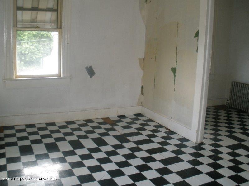 560 Back Street Scranton, PA 18504 - Photo 16 of 27 Gallery Image 16