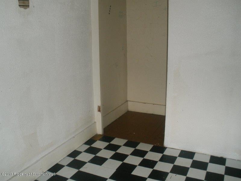 560 Back Street Scranton, PA 18504 - Photo 17 of 27 Gallery Image 17