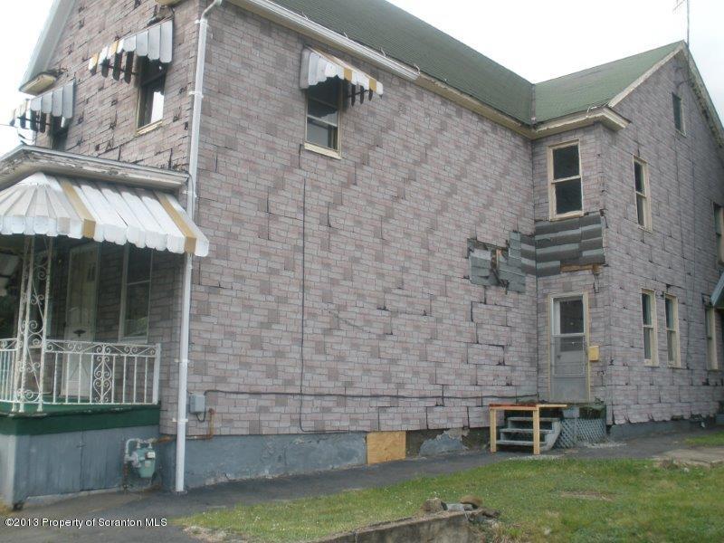 560 Back Street Scranton, PA 18504 - Photo 3 of 27 Gallery Image 3