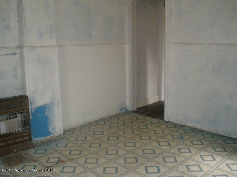 560 Back Street Scranton, PA 18504 - Photo 10 of 27 Gallery Image 10