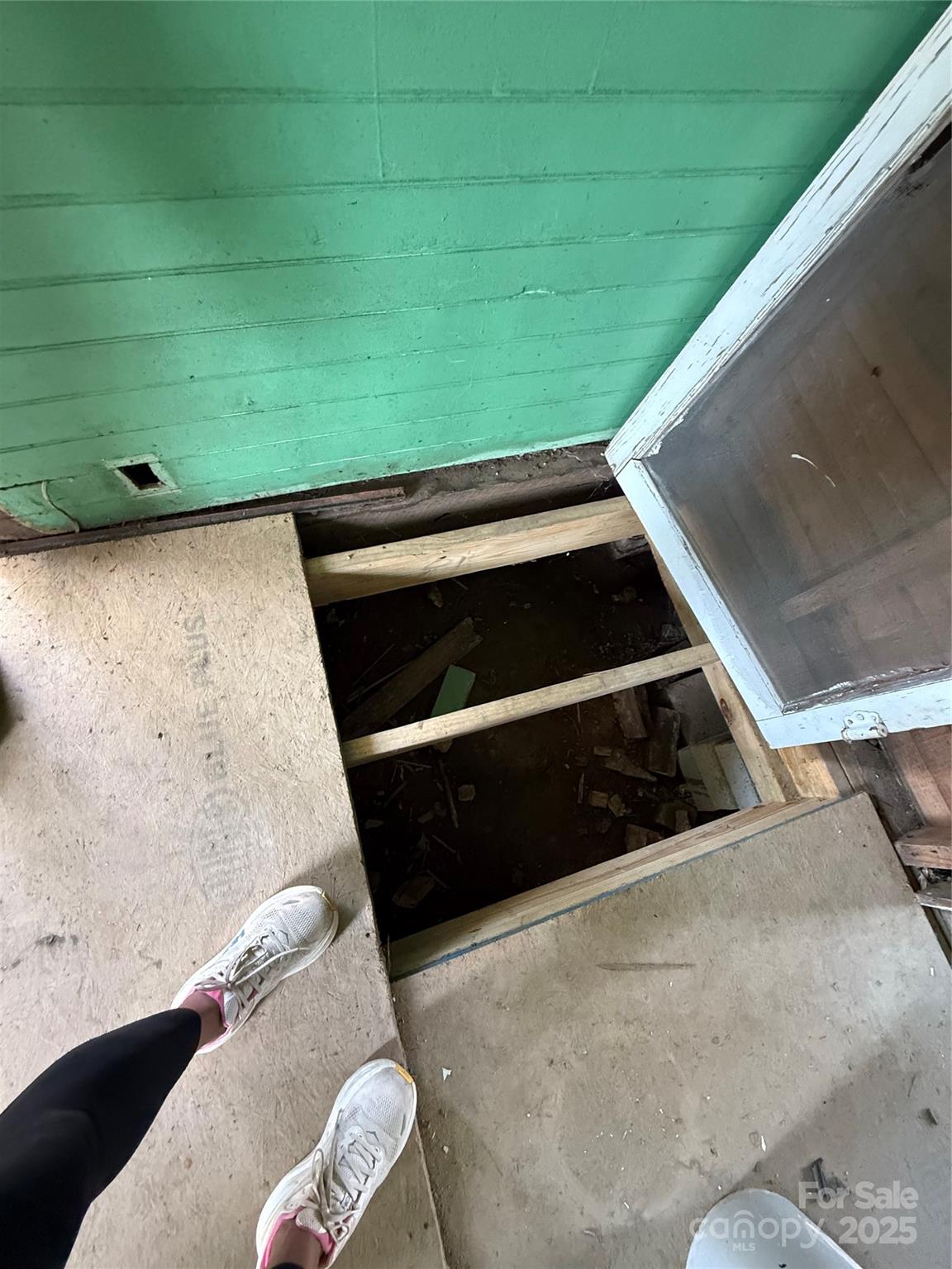 907 3rd St Court Southwest Hickory, NC 28602 - Photo 14 of 17 a view of outdoor space
