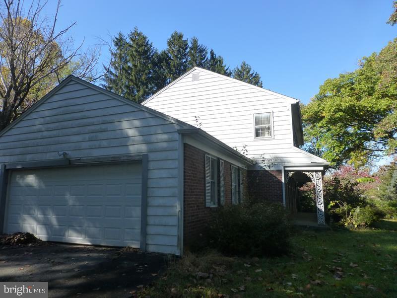 756 Gulph Road Wayne, PA 19087 - Photo 4 of 21
