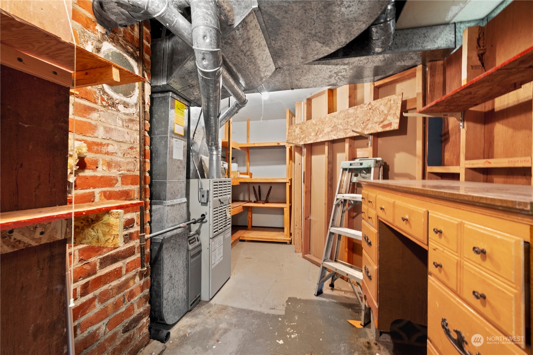 517 North 84th Street Seattle, WA 98103 - Photo 18 of 29 a view of walk in closet