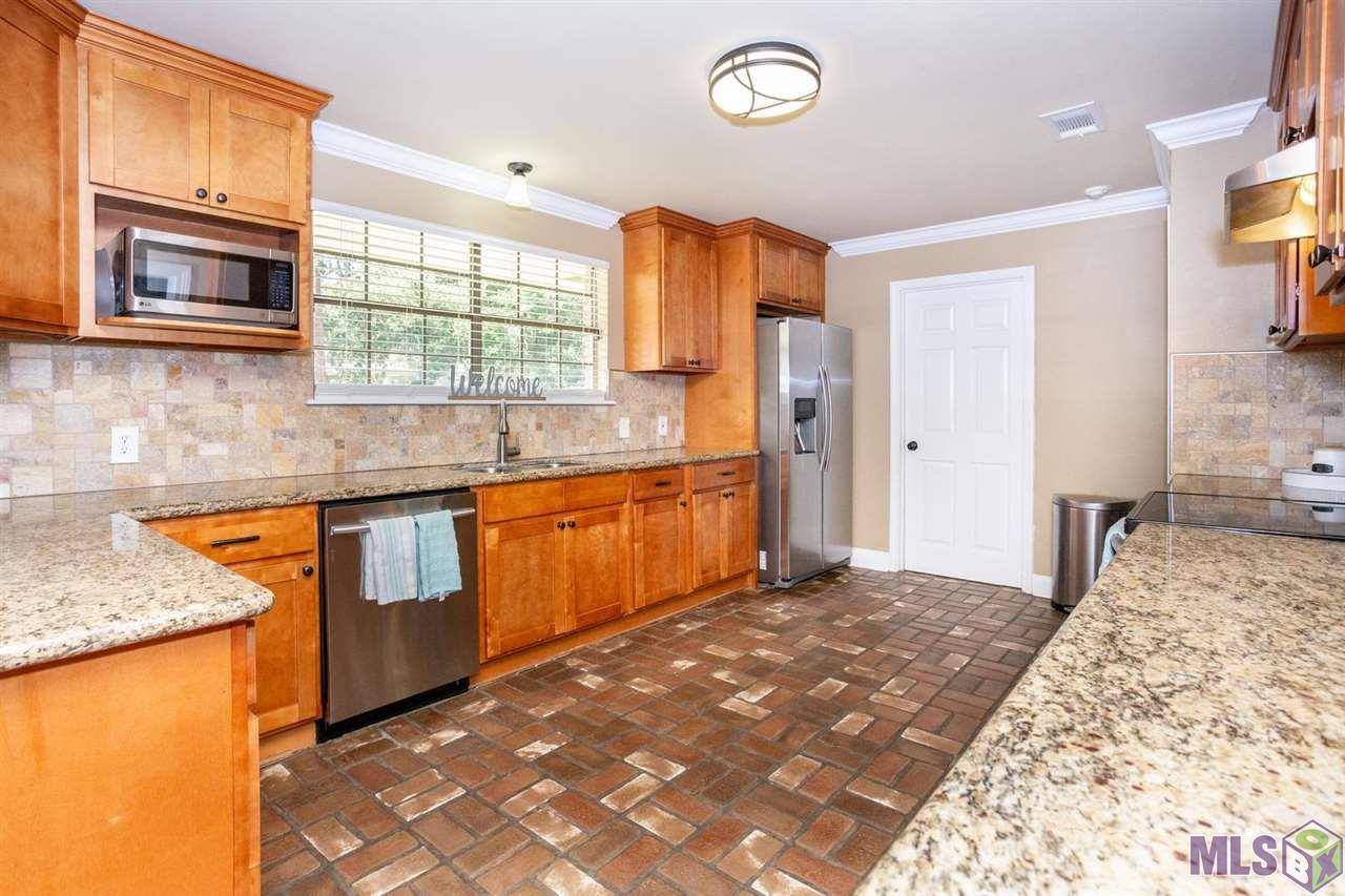 8747 Section Road Port Allen, LA 70767 - Photo 8 of 32