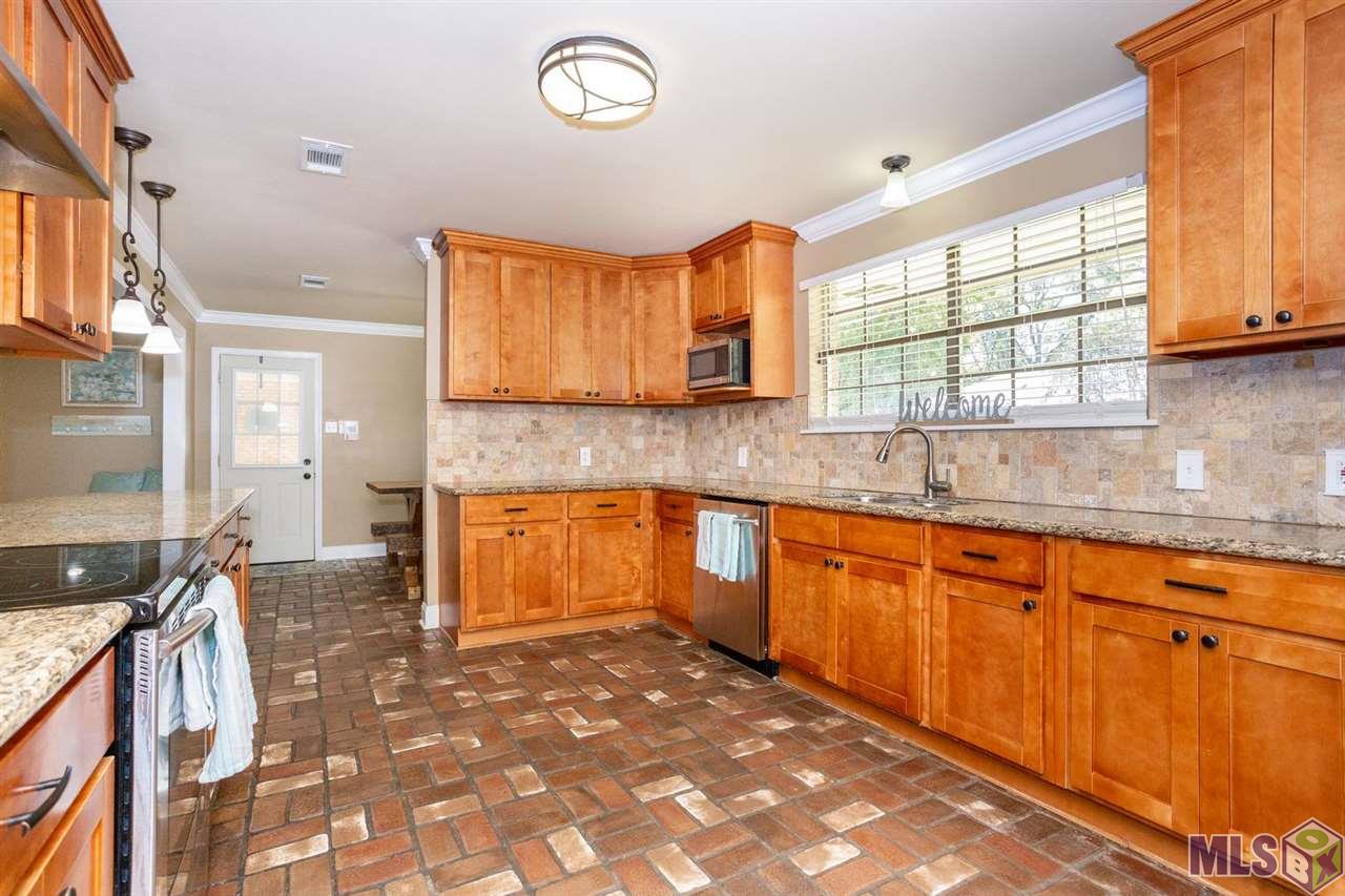 8747 Section Road Port Allen, LA 70767 - Photo 10 of 32