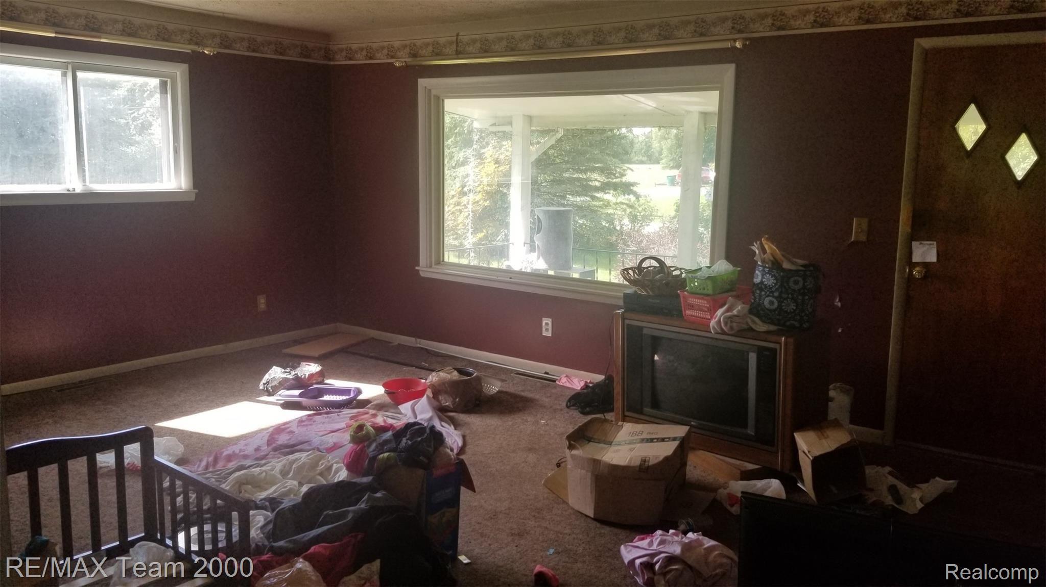 11555 Butler Road Willis, MI 48191 - Photo 17 of 18 LIVING ROOM.jpg