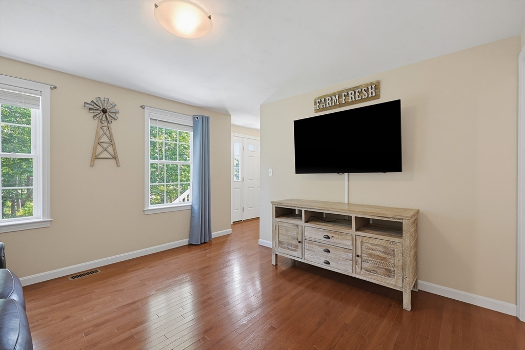 5 County Street Berkley, MA 02779 - Photo 19 of 40