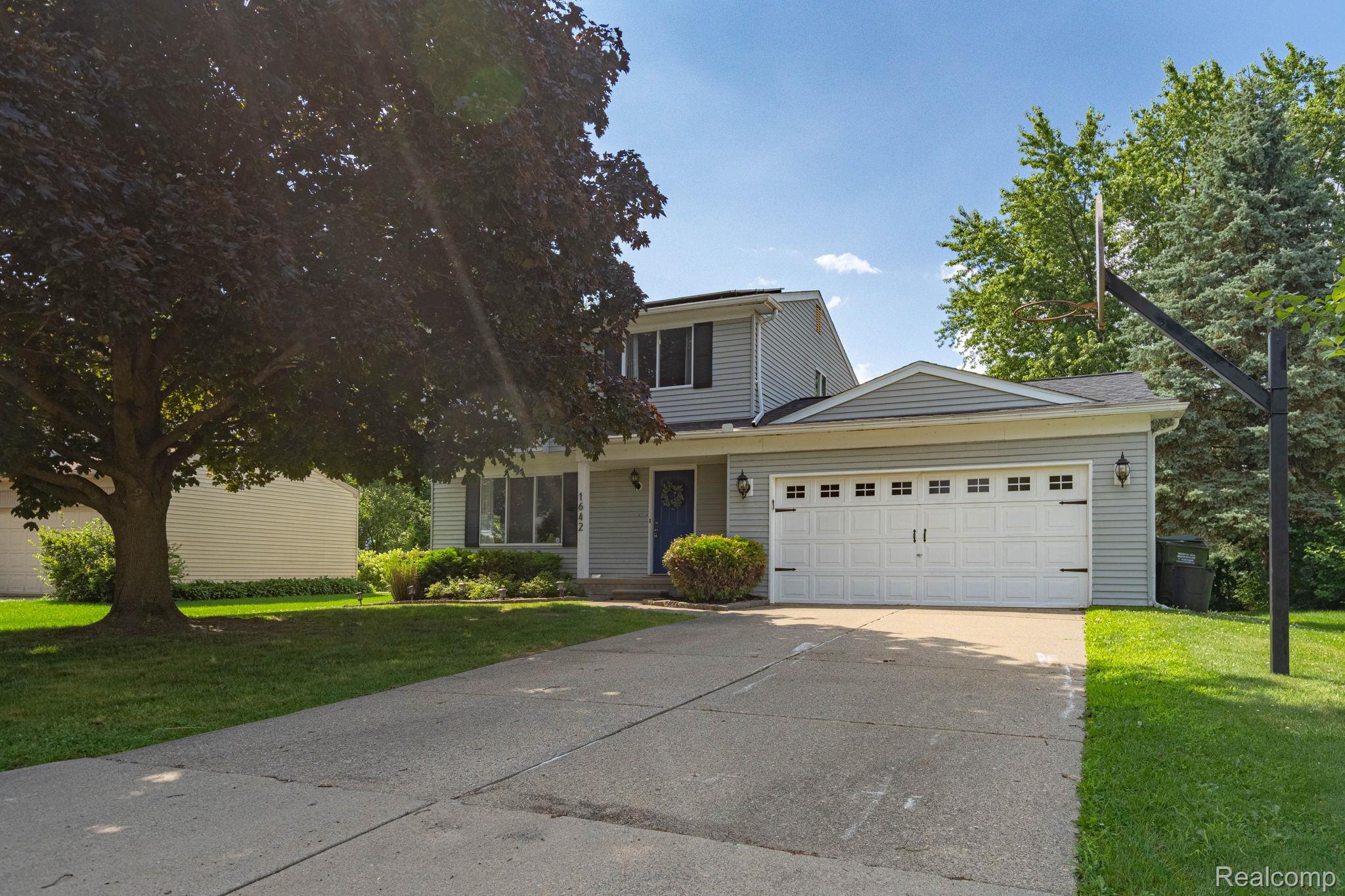 1642 Dancer Drive Rochester, MI 48307 - Photo 3 of 36 1-web-or-mls-exteriors-1.jpg