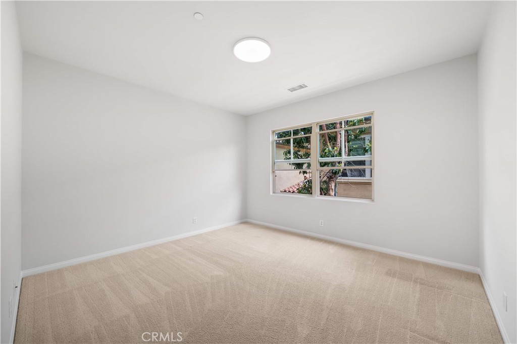 33 Jonquil Irvine, CA 92618 - Photo 23 of 48 an empty room with windows